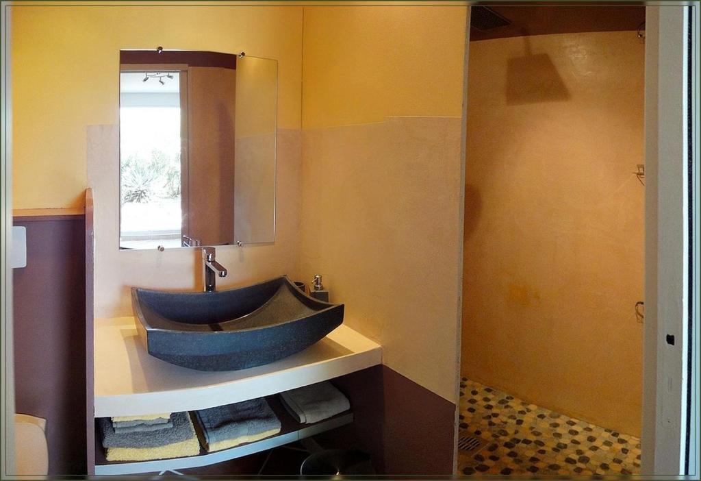 Gite La Gourmandine Saint-Andiol Room photo